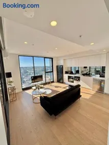The Luxury Penthouse at Spring Square - Image 3