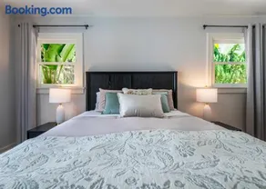 Serene Spanish Home in Prime West Hollywood Melrose Location - Image 4