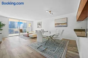 Amazing 1 Bed 1 Bath • Brickell • City & Bay View - Image 1