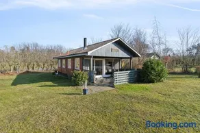 Cottage Near Idyllic Peaceful Sandy Beach - Image 2