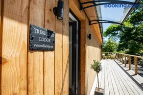 Tresillian Lodge Waterfront, Forest, Hot tub,Sauna - Image 2