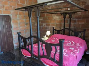 Spacious farmhouse - Image 1