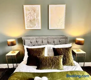 Spacious 6 bed house Altrincham - Image 5