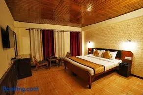 Hotel Atithi Mall Road - Image 1