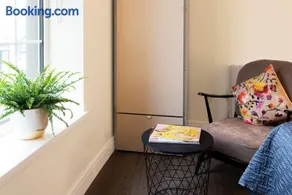 Blue Door Apartments - Image 1