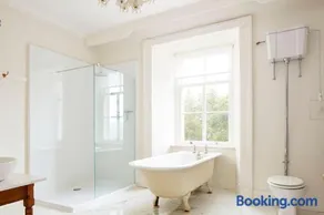 Stylish Scottish Manor, Coillemore House - Image 4