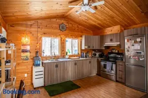 Cozy winter retreat close to Ottawa, Gatineau - Image 4