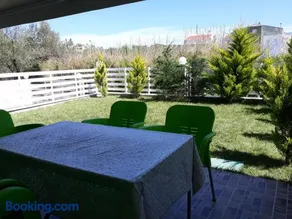 NADIYA HOUSE - Image 1