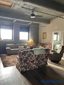 Motor Row Loft in the Heart of Downtown 3bd and 2bth - Image 4