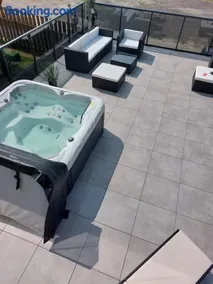 Apartamenty Złote Piaski, Basen, sauna,jacuzzi, rolmasażer - Image 2