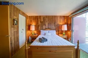 Yosemite Wood Cabin- A Tranquil Escape in Nature! - Image 2