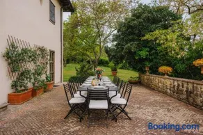Apartments Florence Villa la Medicea with Swimming Pool - Image 3