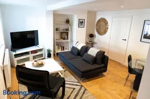 Bower Apartment - Image 3