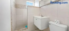 Lovely Apartment with 24h security - walking distance to beach, downtown, shops and restaurants - Image 4