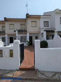 Chalet adosado en Matalascañas con piscina y chimenea, cerca de la playa - Image 4