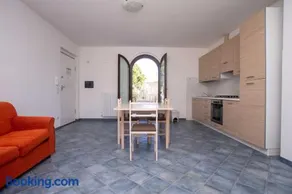 M281 - Marcelli, comodo bilocale con terrazzo - Image 1