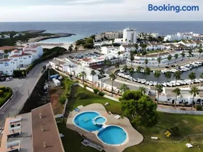 Appartement de vacances avec jardin, terrasse et piscine | Vue jardin - Image 3