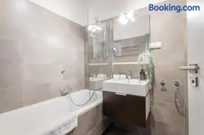 Caramel Premium Apartment with Parking City Center - Image 2