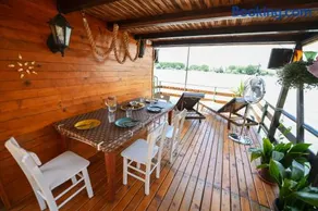 Sagando - Floating house on Sava river - Image 2