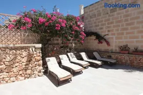 Villa Aya - 2 Bedroom with Shared Pool - Image 5