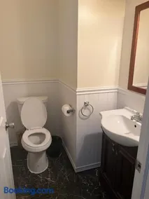 Enjoyable 3-bedroom house in charming East Orange neighborhood - Image 5