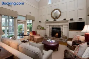 3 Bedroom Wilson Village Home 10 - Image 4