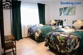 Strelley house 2 , Perfect for business trip & Families holiday or working proffesionals-5 min from M1 J25 , 500MB Wi-Fi , Netflix , Fully equiped kitchen , Asda supermarket 5 min walk , Free Secure parking with CCTV ,available monthly deals - Image 4