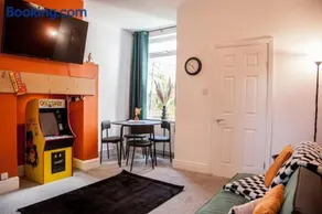 Manchester 3BR House Contractor Hospital Uni - Image 2
