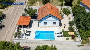 Baroque art with Pool Sauna Gym - Image 2