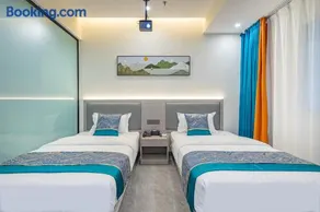 Zhuhai Golden Lake Bay Hotel - Image 5