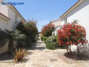 Mini villa T2, 200 m de la plage, piscine chauffée, jardin - Image 1