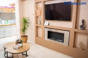 Kostis Luxury Apartment - Image 4
