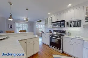 Cotuit Mannor - Image 2