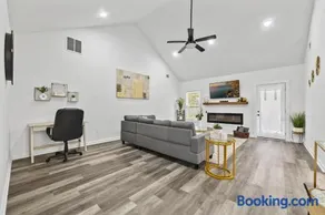Cozy 3 BR house with Wi-Fi near Tribble Mill Park - Image 1
