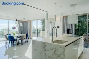 Villa Prestige | Vue Mer & Piscine proche de Super Cannes - Image 2