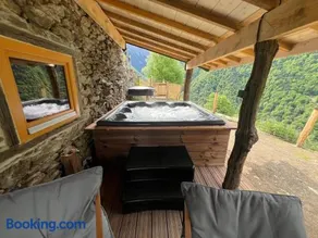 Chalet au cœur des Pyrénées avec jacuzzi - Image 1