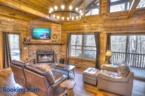 Luxury Cabin Sleeps 8 with creekside fire pit near Helen GA - Image 1