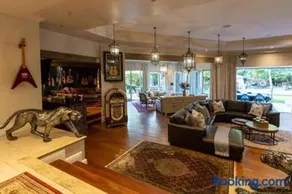 The 506 Hotel - Image 5