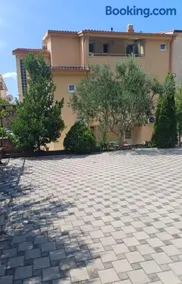 Apartments Villa Toma - Image 2