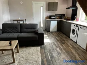 Fully equipped, independent apartment - Image 1