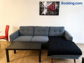 Appartement in Downtown with private parking - Image 4