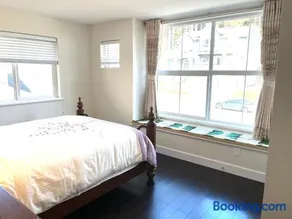European-American Style Suite - Image 5