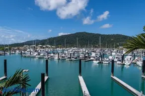 Airlie Breezes at the Boathouse - Image 3