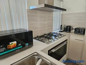 Cozy and Compact Holiday and Business Home - Image 1