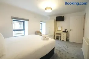The Lodge - Image 1
