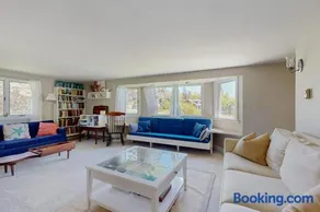 Ocean Point Colony Home w/ Sunroom & Sweeping Ocean Views, Dog-friendly - Image 2