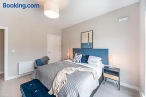 Modern suite in Brand new house - Image 1