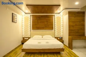 Oaks Residency - Image 1