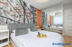 Comfortable Apartment with Air Conditioning and Balcony by Noclegi Renters - Image 1