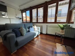 AtuaireHome Vivienda B luminosa con Parking en pleno centro de la ciudad - Image 1